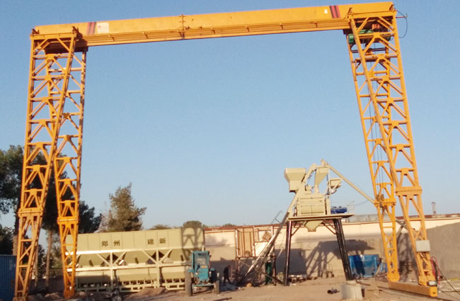 鄭州建新機(jī)械75混凝土攪拌站在烏茲別克斯坦安裝作業(yè)